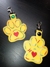 Load image into Gallery viewer, Keychains - vinyl